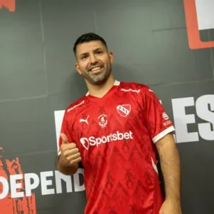 Kun Agüero ainda faz golos pelo Independiente