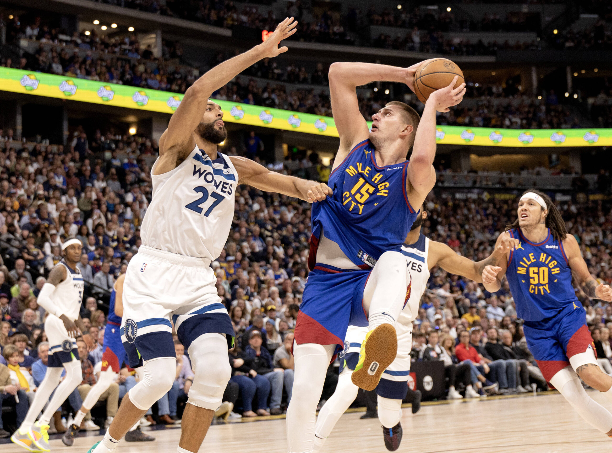 Jokic fez maior triplo-duplo da NBA