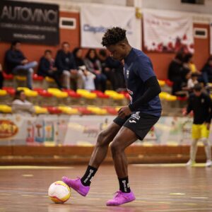 Jó Cambangula - a máquina angolana do Ferreira do Zêzere