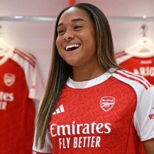 Ex-Sporting protagoniza a transferência mais cara da história do futebol feminino