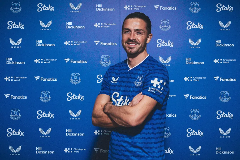 Grealish no Everton em nome de Rooney e Gascoigne
