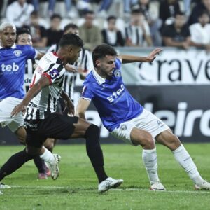 Paredes queria ser feliz, mas o Varzim bateu o pé ao cair do pano