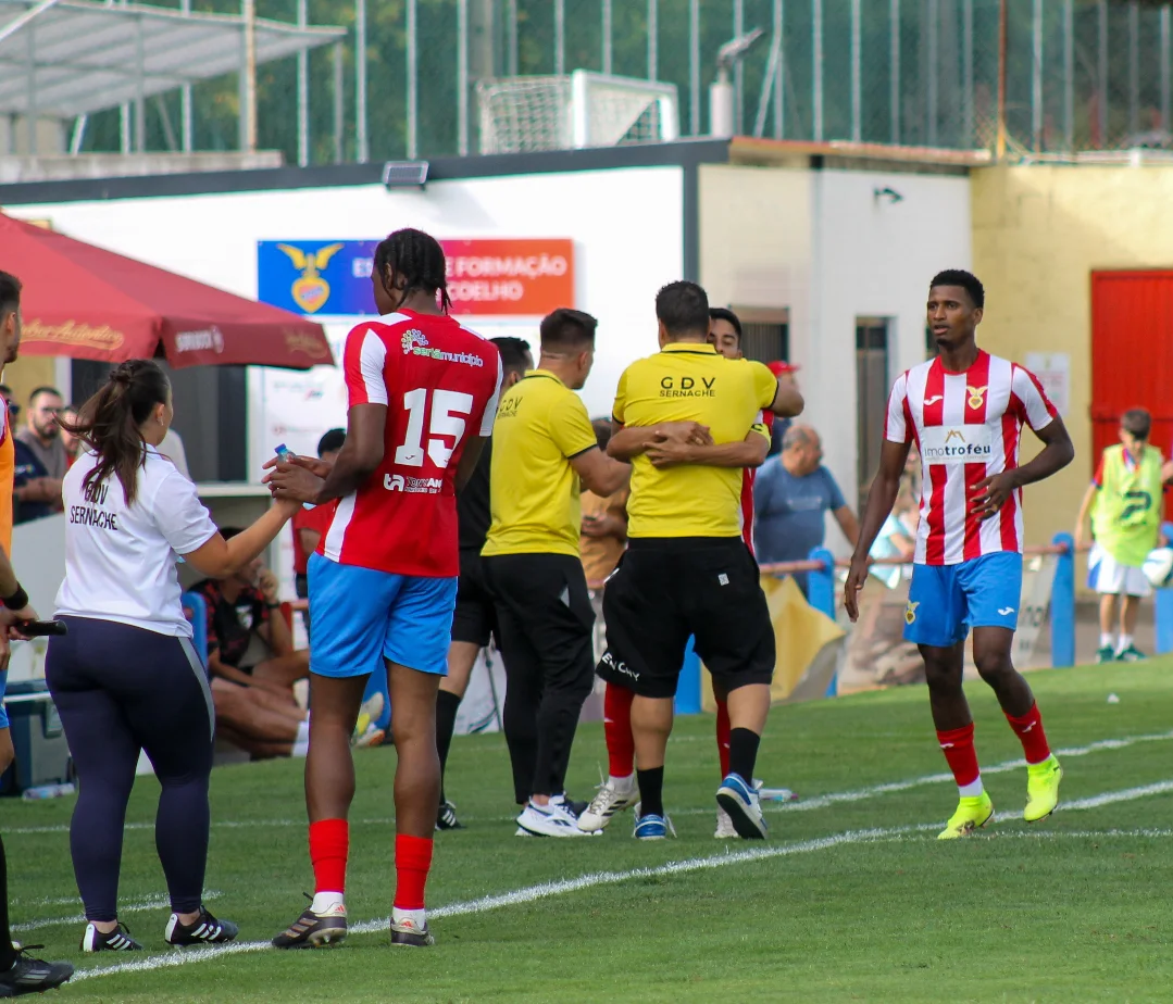 Vitória de Sernache é líder e goleador do Campeonato de Portugal
