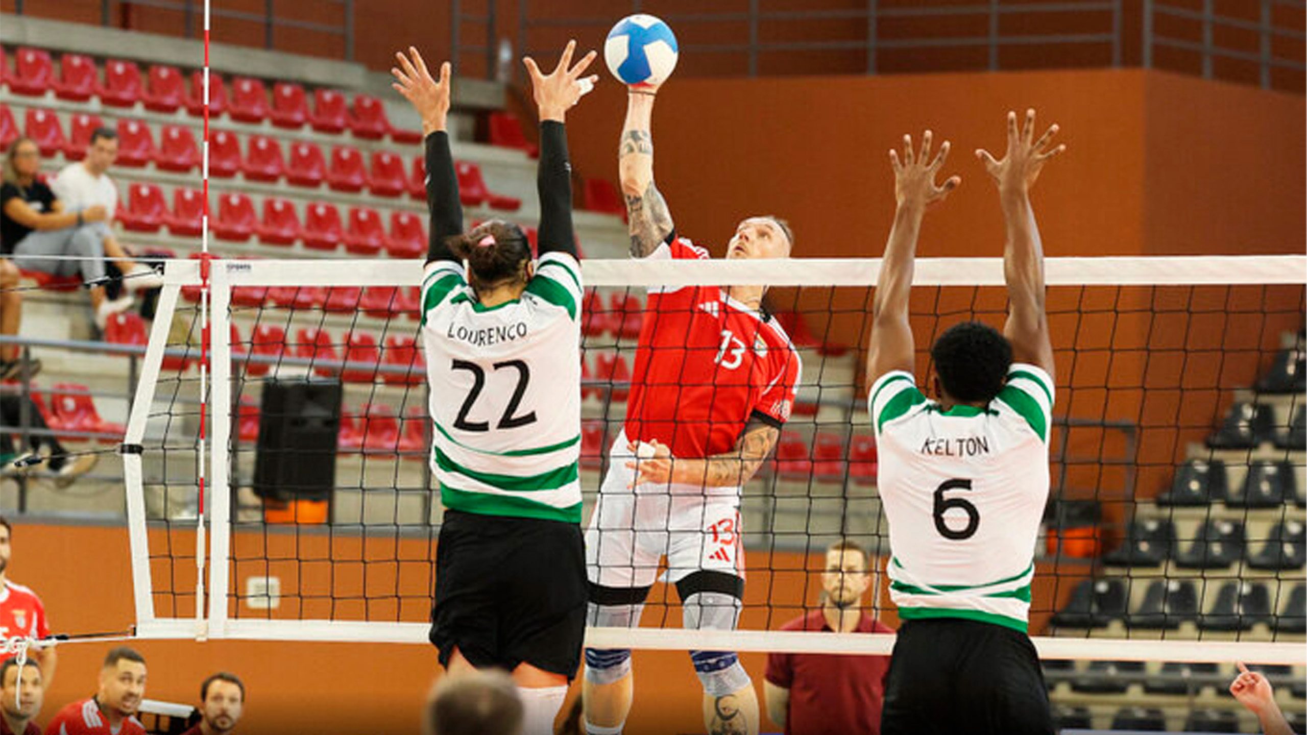 Dérbi de Espinho inaugura campeonato nacional de voleibol