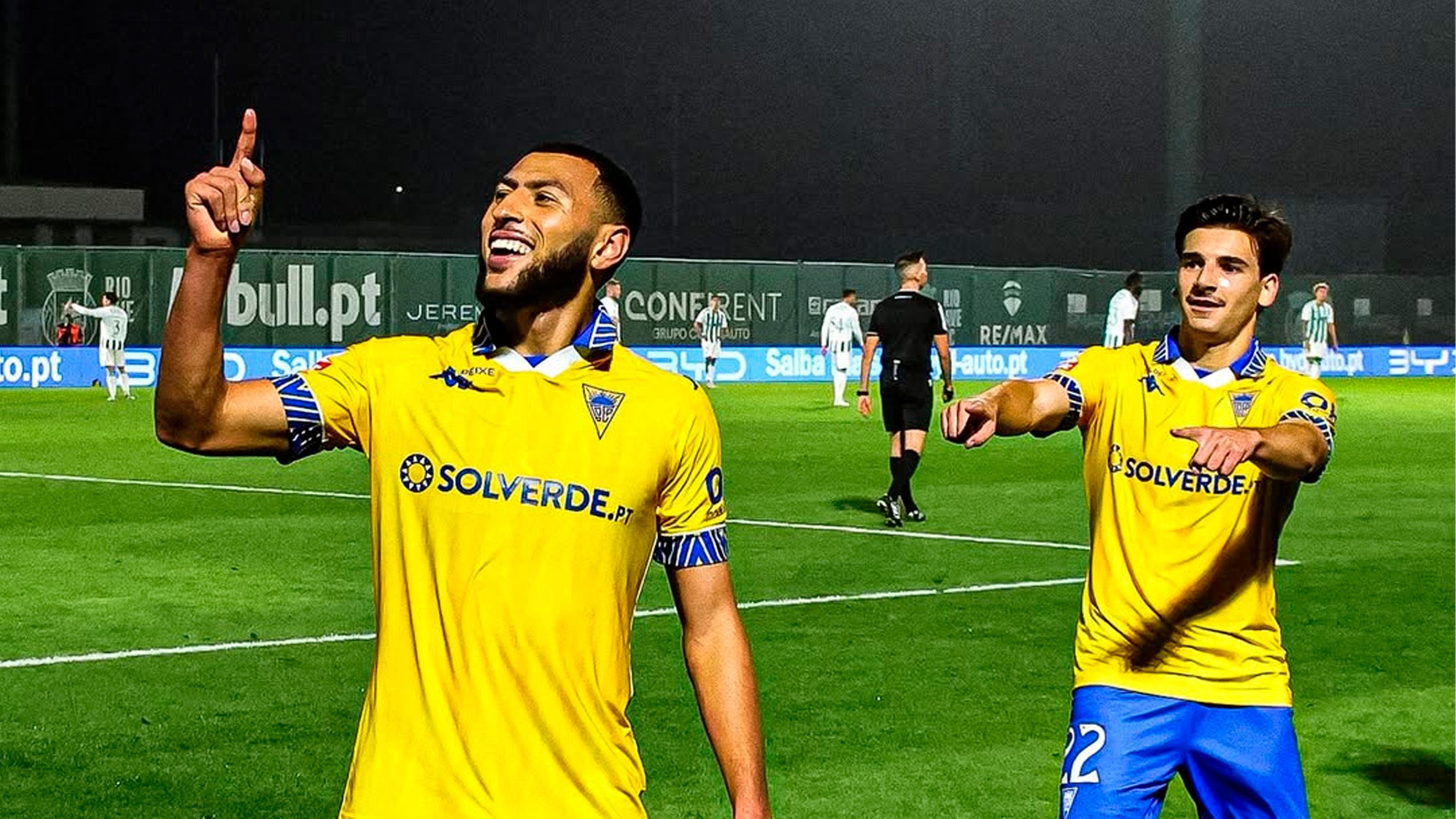 Hat-tricks ressuscitam os aflitos e um bis traz de volta as vitórias na Primeira Liga