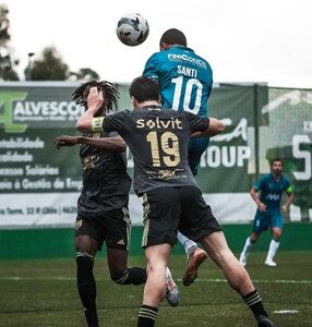 Santiago decide jogo de loucos nas vésperas da receção ao líder
