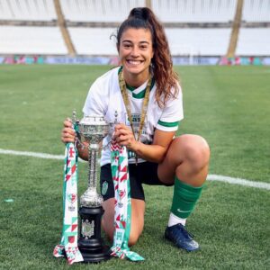 Rita Fontemanha: uma década de leão ao peito e um legado no futebol feminino